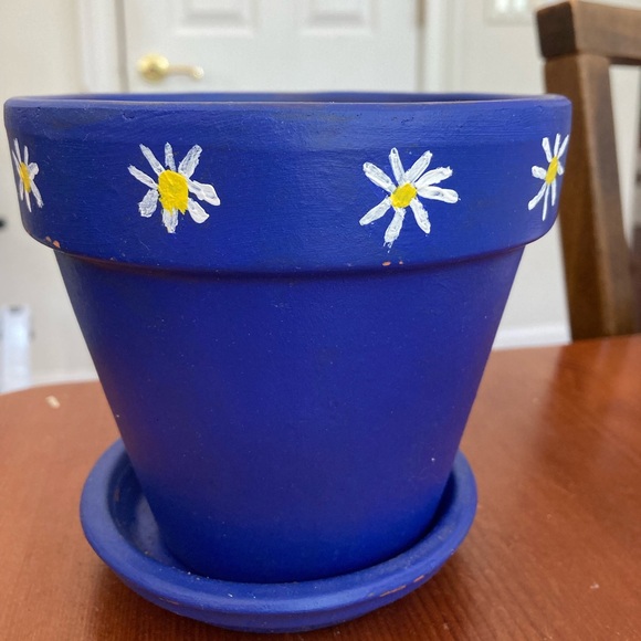 Hand-painted decorative Terri cottage pot - Picture 3 of 3